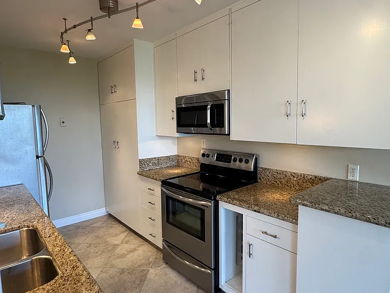 2701 2nd Ave #203 — Photo 9