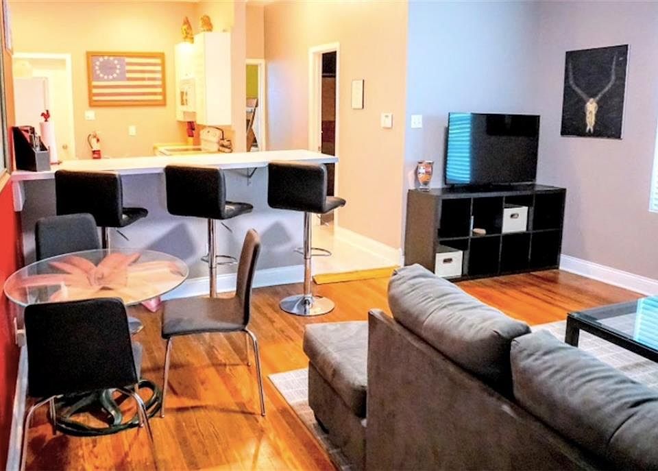 1st image of 1704 S Akard St Unit 2