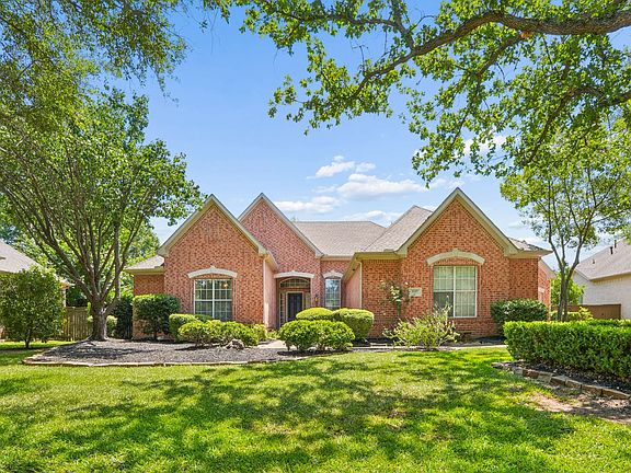 3rd image of 1125 Longford Cir