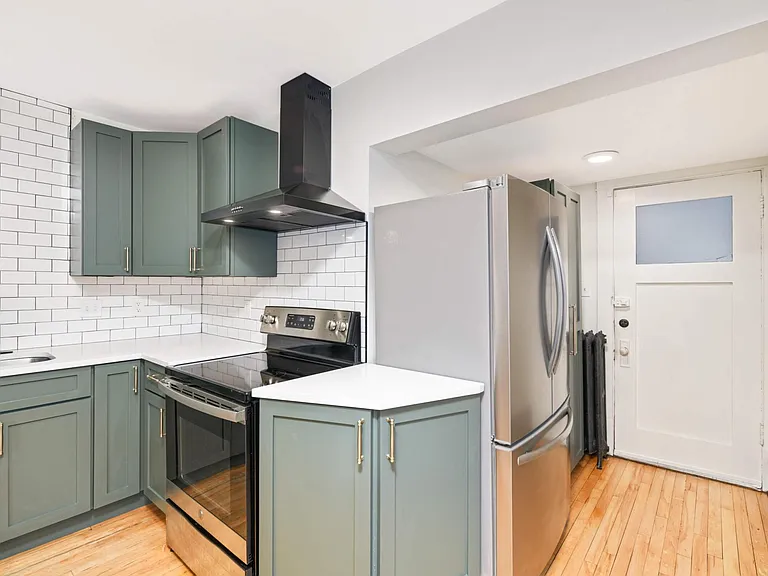 592 Ottawa Ave — Photo 11