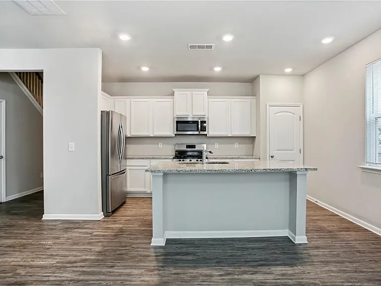 212 Ridge Valley Dr — Photo 4