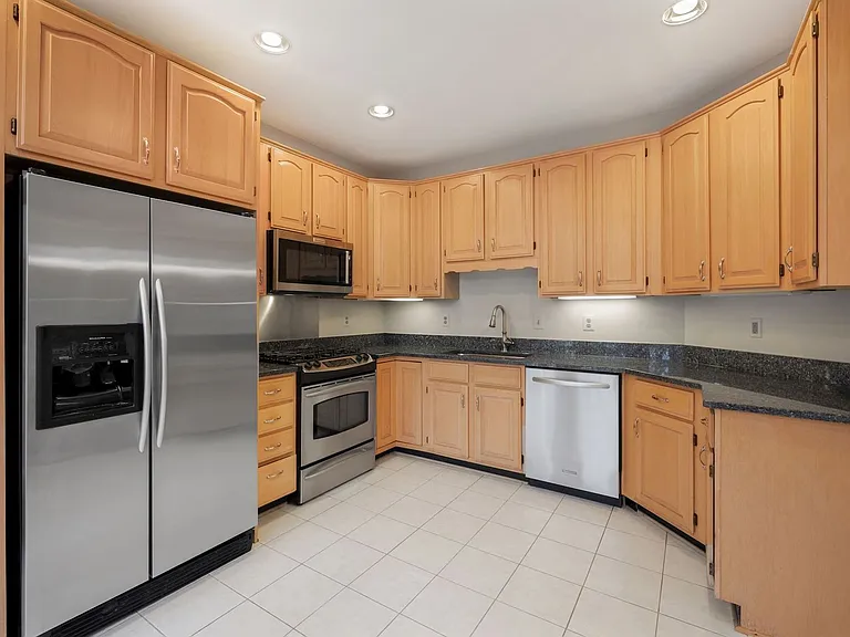 2171 Wolftrap Ct — Photo 4