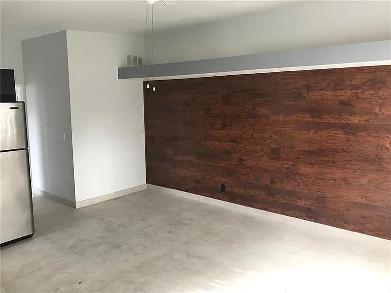 1 bed, 1.0 bath, 703 sqft, $1,600 — Photo 2