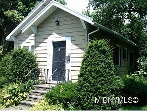 2nd image of 918 Symonds Pl