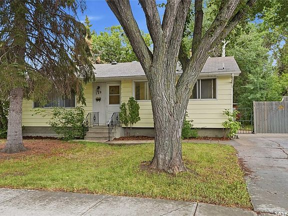 2nd image of 129 Cameron CRESCENT