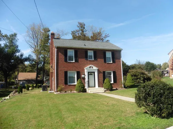 319 Crompton Rd, Waynesboro, VA 22980