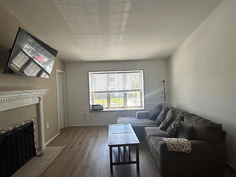 7804 Harrowgate Cir #D — Photo 10