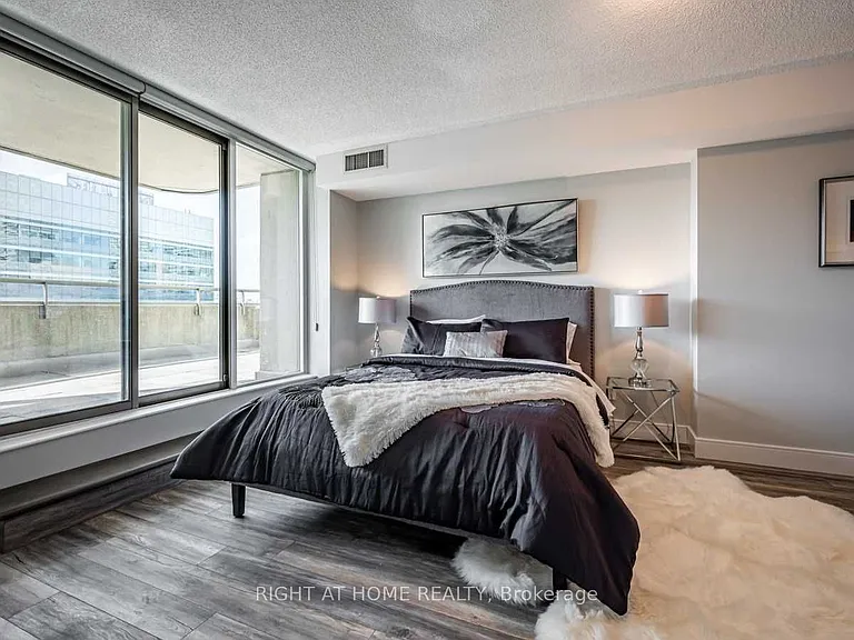 750 Bay St #2306 — Photo 17