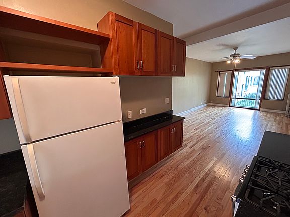 4th image of 7031 N Sheridan Rd APT 2N