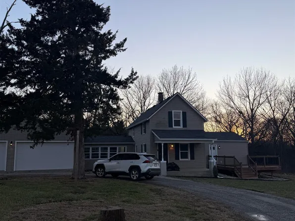 9123 SW 10th St, Topeka, KS 66615