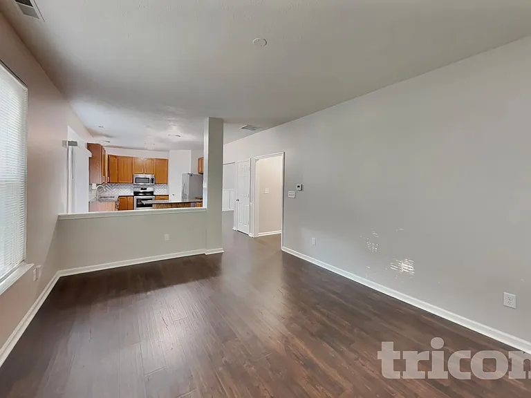 1032 Central Park Blvd S — Photo 3