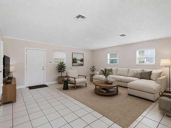 4th image of 455 Laramie Dr.
