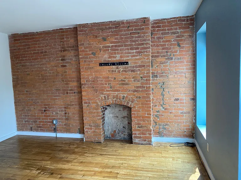 884 Oak St — Photo 15