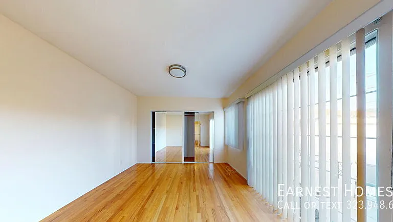 14013 Addison St — Photo 11