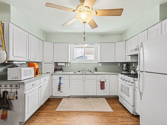 5th image of 701 Rhodes St
