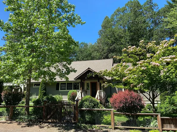 4465 Woodworth Dr, Mount Hood Parkdale, OR 97041