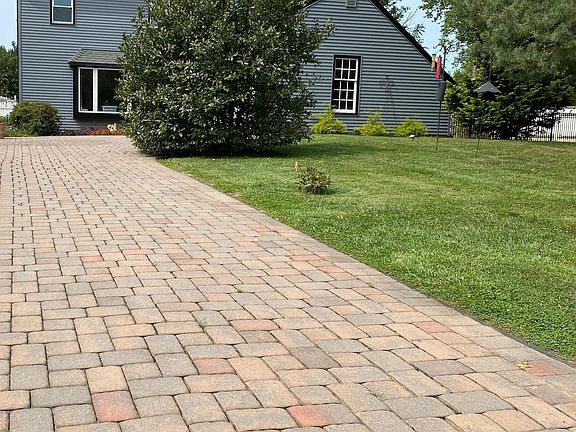 5th image of 86 E Elizabeth Ln