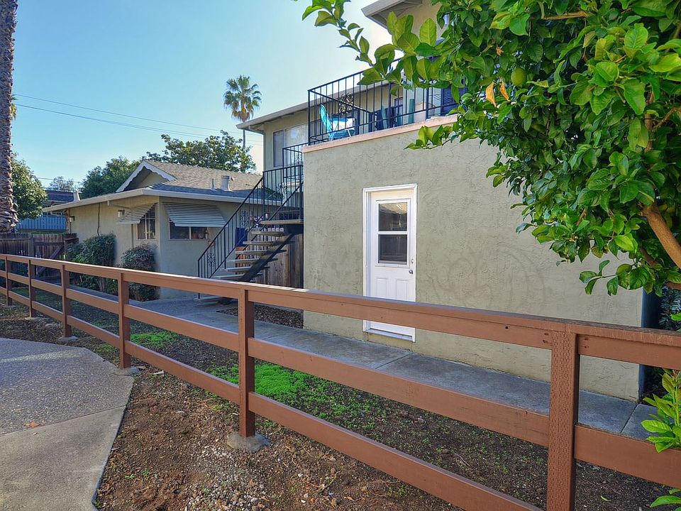 1st image of 437 Boynton Ave APT 2