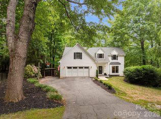 1130 New Castle Ct, Asheville, NC 28803