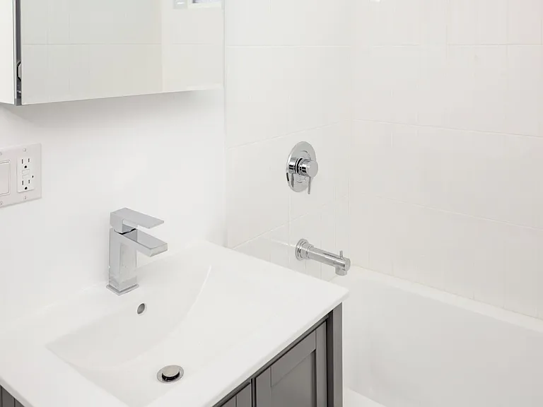 2314 Glendale Blvd — Photo 9