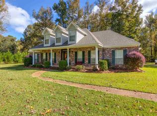 1007 Canterbury Pl E, Brandon, MS 39042