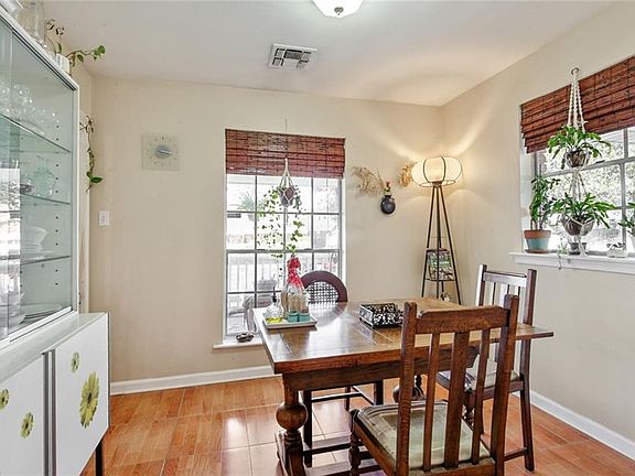 4th image of 3701 Huntlee Dr