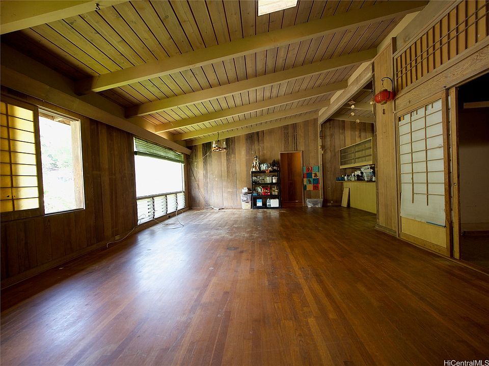 1st image of 2550 Ipulei Way