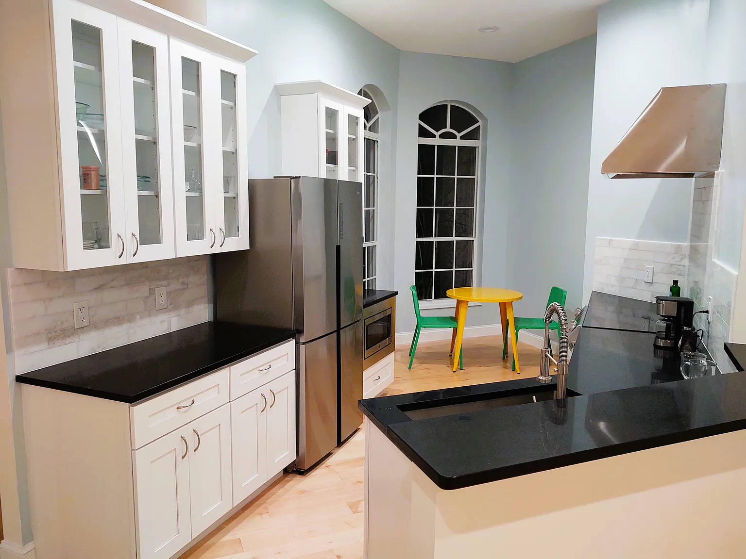 3 bed, 2.5 bath, 2218 sqft, $5,000 — Photo 4