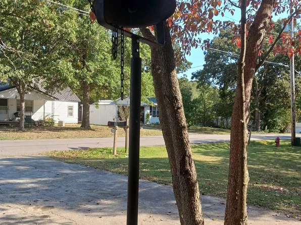 607 N Hughes Ave, Stover, MO 65078