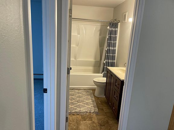 4th image of 888 Agnes Ln #A