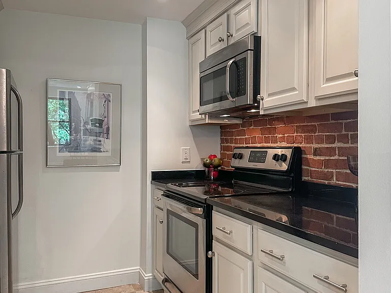 79 Gainsborough St #204 — Photo 5