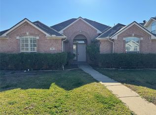 416 Hoover Dr, Lewisville, TX 75067