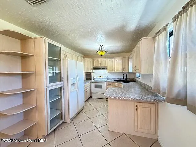 5963 Lord St — Photo 6