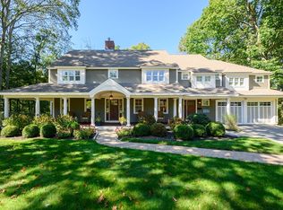 137 Fairoaks Ln, Cohasset, MA 02025