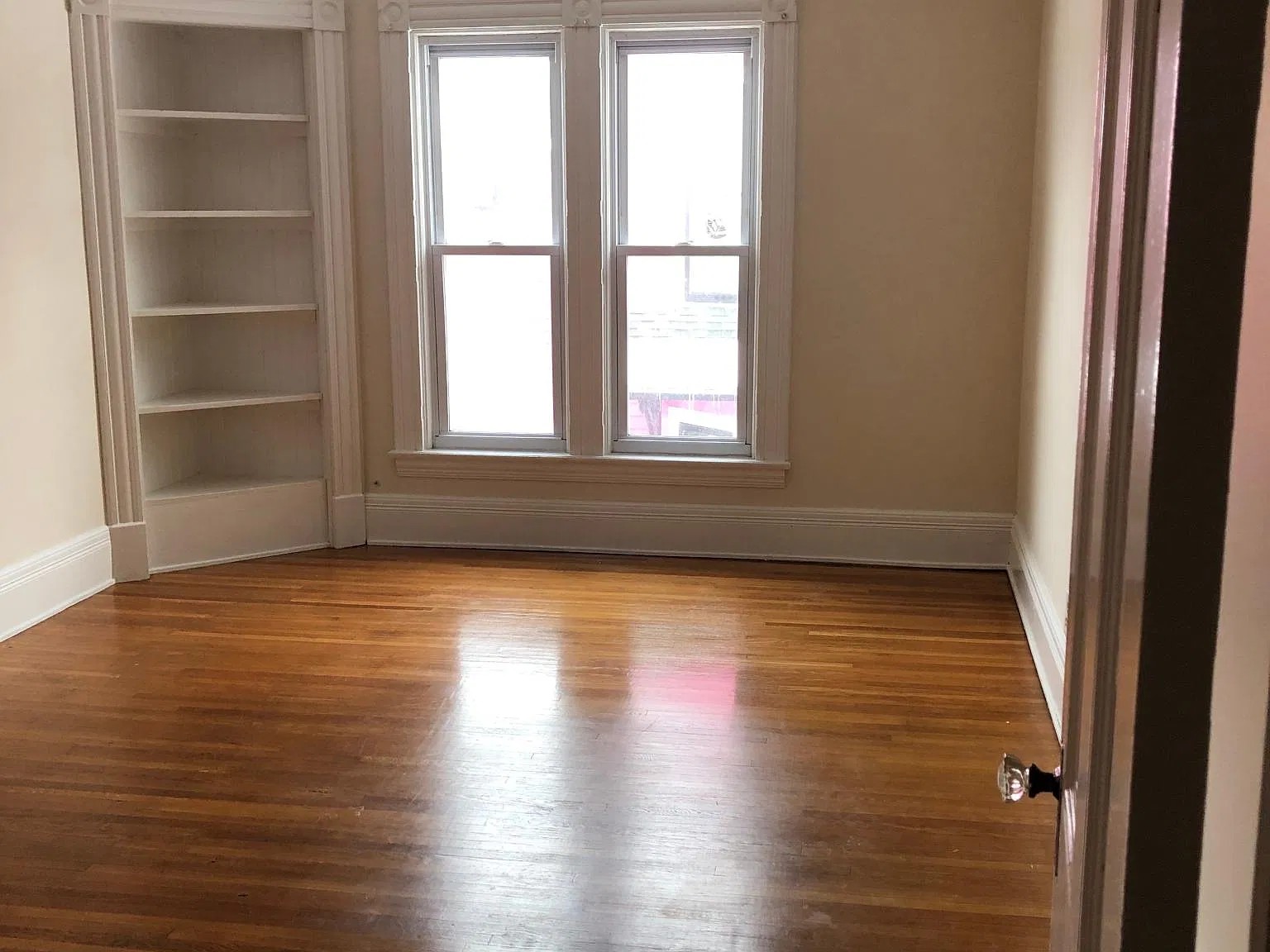 19 Ellicott Ave — Photo 4