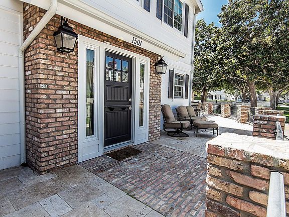 Front Patio Entertainment