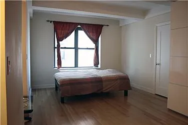 Rented by R New York