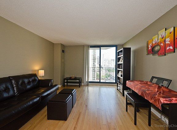 4th image of 1250 N La Salle Dr APT 1106