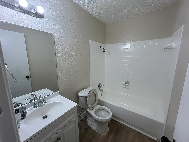 Sunny Terrace Seagoville — Photo 7