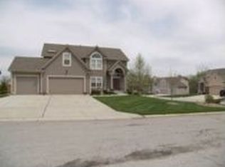4200 SW Flintrock Cir, Lees Summit, MO 64082
