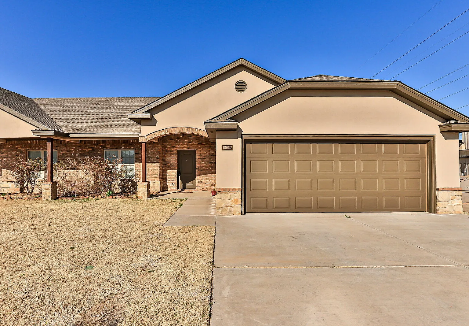 3 bed, 2.0 bath, 1815 sqft, $1,995 — Photo 2