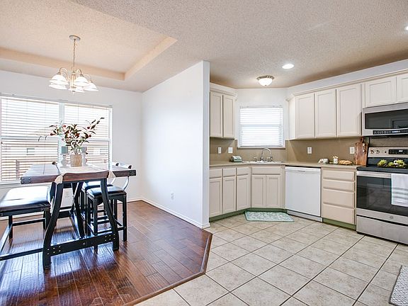 4th image of 2917 McGill Blvd