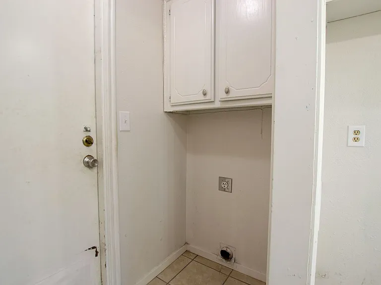 224 S Bouziden Dr — Photo 13