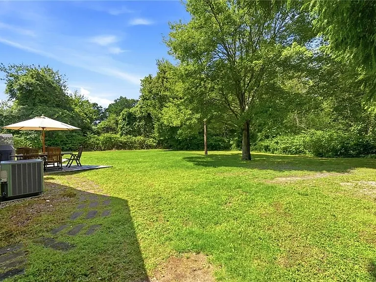 6 Lakewood Dr — Photo 42