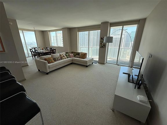 5th image of 253 NE 2nd St APT 3009