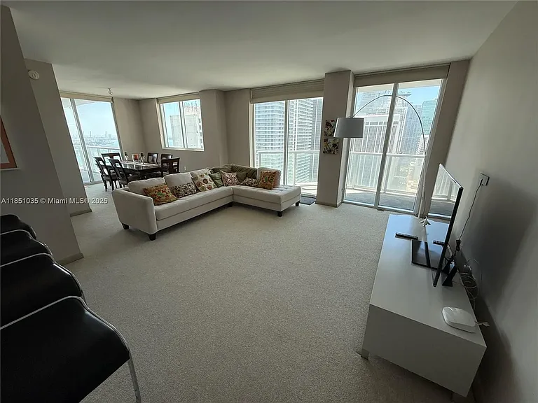 253 NE 2nd St #3009 — Photo 5