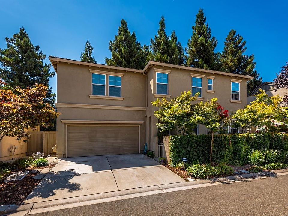 1st image of 8074 Linda Isle Ln