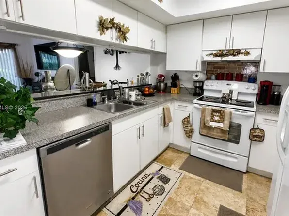460 S Park Rd, Hollywood, FL