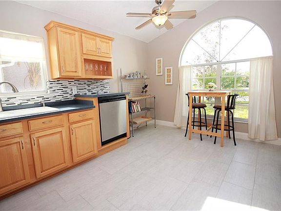 3rd image of 8517 Bella Way