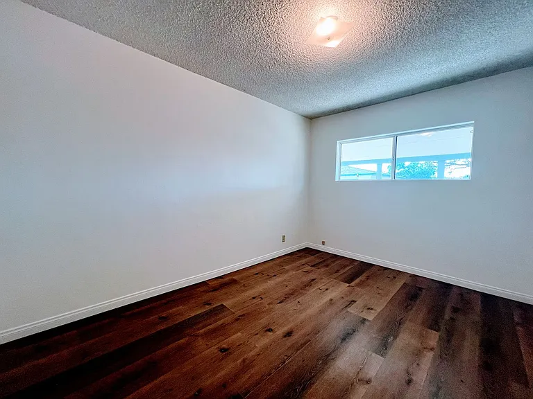 156 Date St — Photo 12